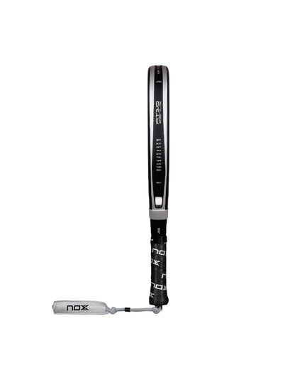 Verlengde grip en balanssysteem van de Nox AT10 Genius Attack 2026